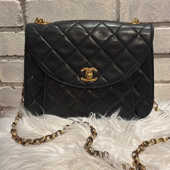 CHANEL MATELASSE PURSE - Picture 1 of 14